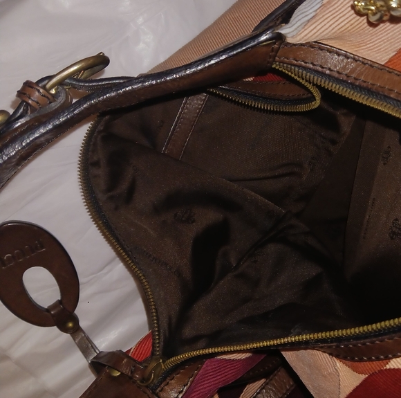 Emilio Pucci authentic large bag. - Picture 10 of 13